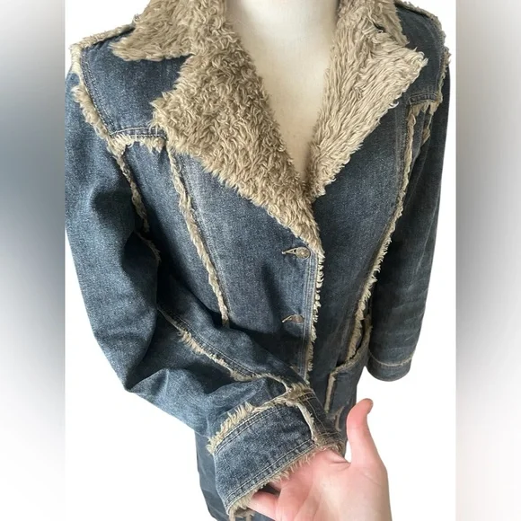 Giacca Blue Denim Coat with faux fur Trim - Picture 5 of 9
